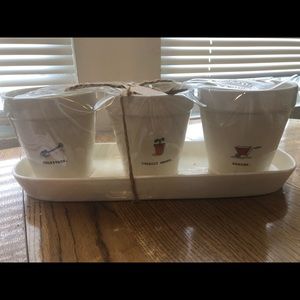 Rae Dunn pots